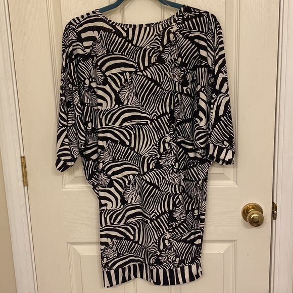 Trina Turk Tanzania Zebra Tunic - Picture 5 of 8